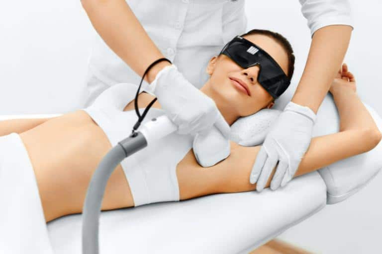 mujer depilacion laser diodo en axila